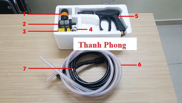 cac phu kien di kem cua may rua xe gia dinh tonyson v2s