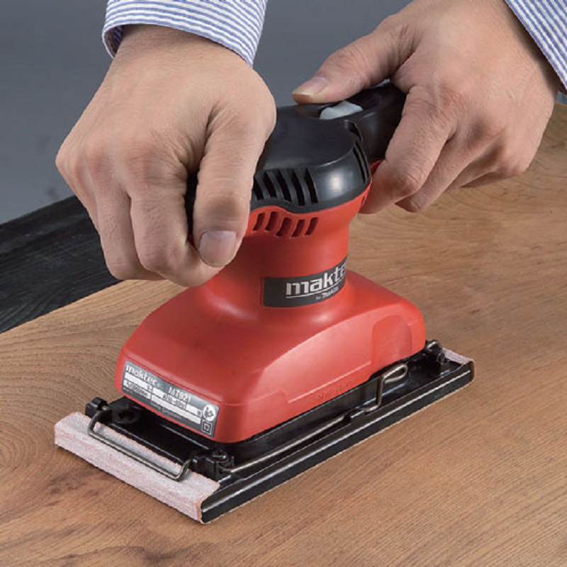 may cha nham rung MAKTEC MT921 11