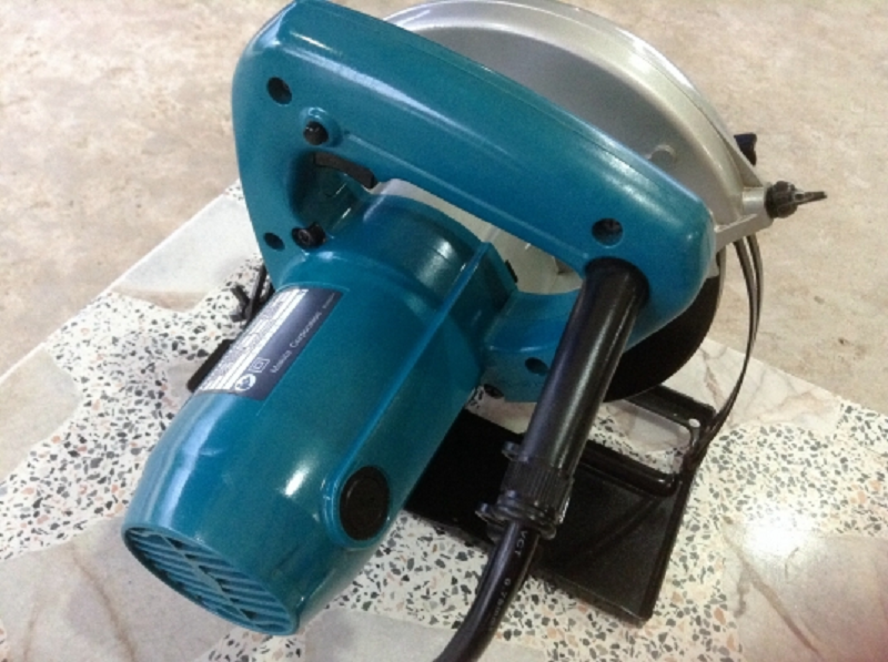 may cua MAKITA N5900B 5