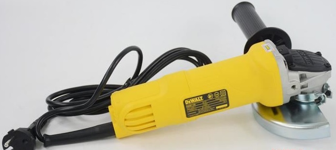 may mai goc 125mm 720w dewalt dwe8110s