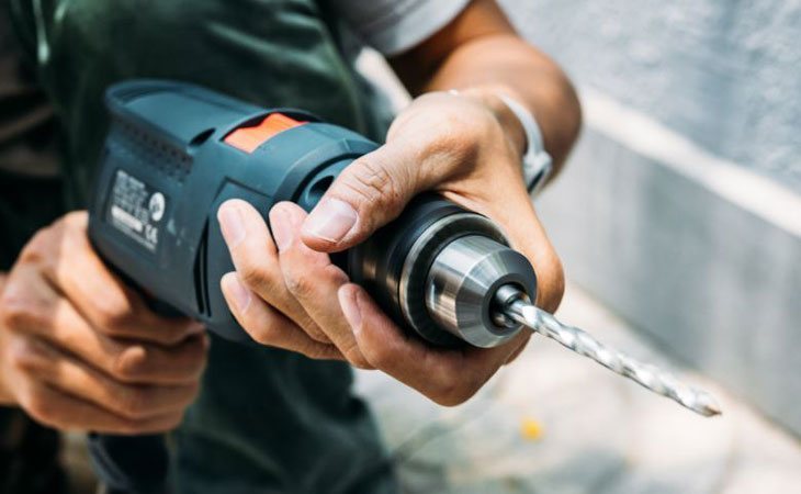 may khoan cam tay loai nao tot