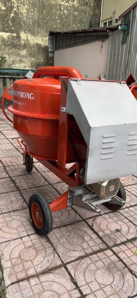 Máy trộn bê tông 250l nửa bao (có động cơ)