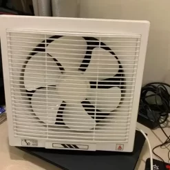 quat hut gio treo tuong 2