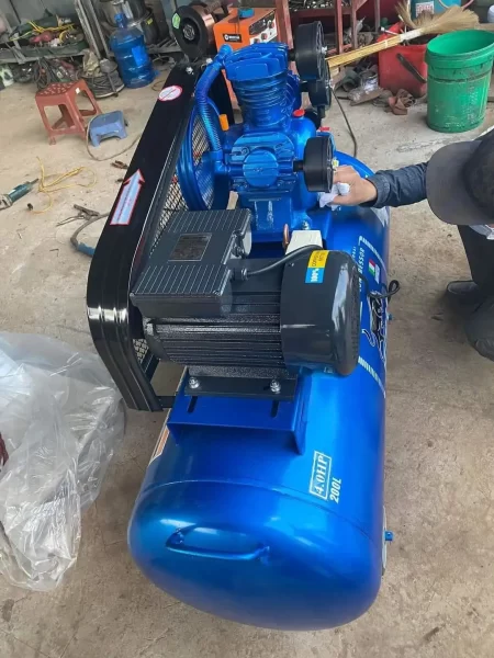 Máy nén khí 200 lít 4HP Jetman PK 40200